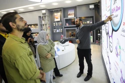 بازدید دانشجویان بین المللی امام خمینی قزوین از نمایشگاه ستاد نانو 21