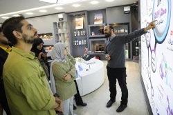 بازدید دانشجویان بین المللی امام خمینی قزوین از نمایشگاه ستاد نانو 21