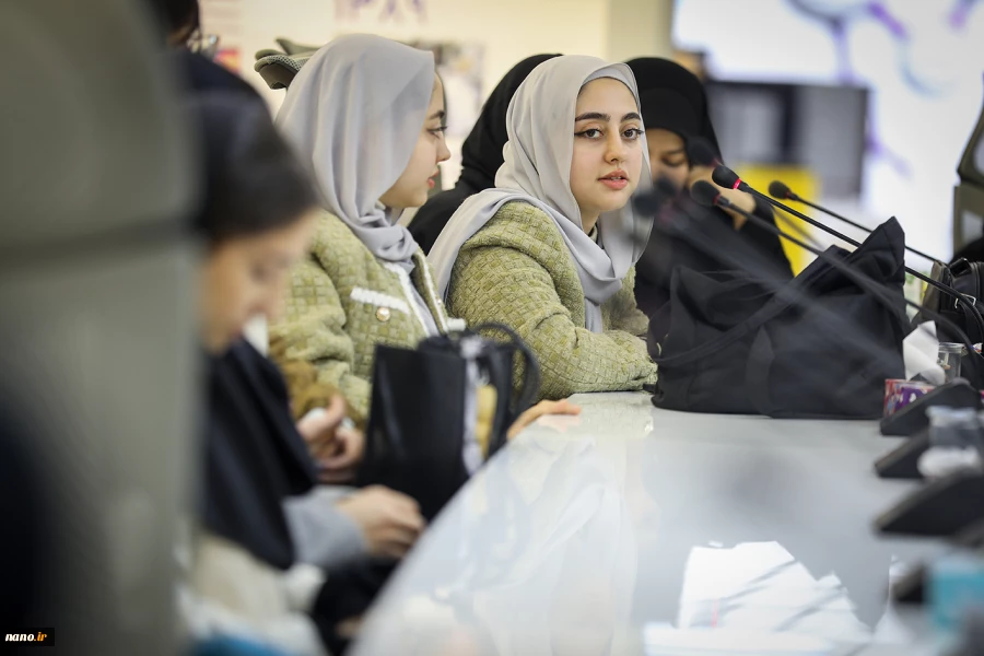 بازدید دانشجویان بین المللی امام خمینی قزوین از نمایشگاه ستاد نانو 8