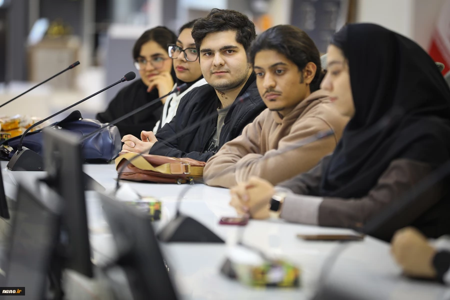 بازدید دانشجویان بین المللی امام خمینی قزوین از نمایشگاه ستاد نانو 9