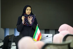 بازدید دانش آموزان پایه ششم مدرسه مهر هشتم از نمایشگاه ستاد توسعه فناوری های نانو و میکرو 5