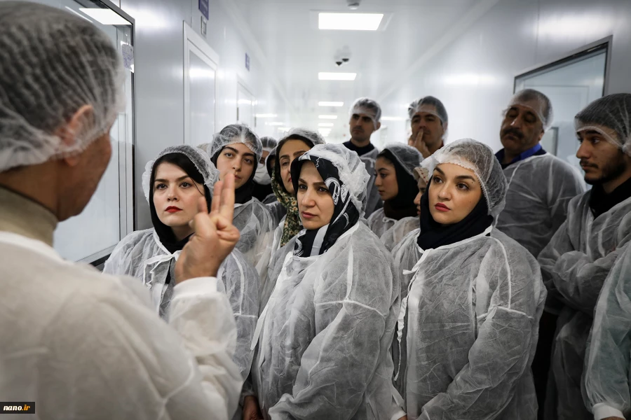 بازدید خبرنگاران و فعالان رسانه از شرکت دارویی نانو دارو پژوهان 17