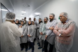 بازدید خبرنگاران و فعالان رسانه از شرکت دارویی نانو دارو پژوهان 18