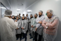 بازدید خبرنگاران و فعالان رسانه از شرکت دارویی نانو دارو پژوهان 18