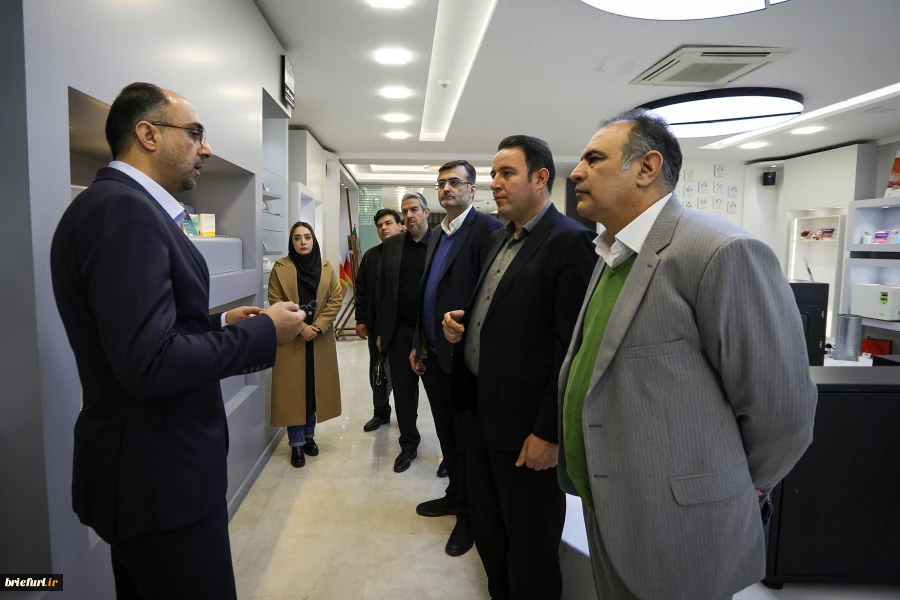 بازدید معاونین پژوهشی و مدیران آزمایشگاه های واحدهای استان تهران دانشگاه آزاد اسلامی 10