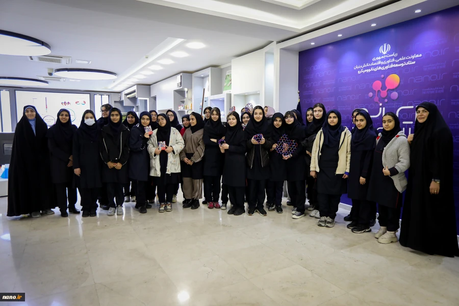 بازدید دانش آموزان متوسطه اول مدرسه دخترانه فرزانگان منطقه 5 تهران 
 2