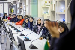 بازدید دانش آموزان متوسطه اول مدرسه دخترانه فرزانگان منطقه 5 تهران 
 5