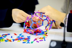 بازدید دانش آموزان متوسطه اول مدرسه دخترانه فرزانگان منطقه 5 تهران 
 14