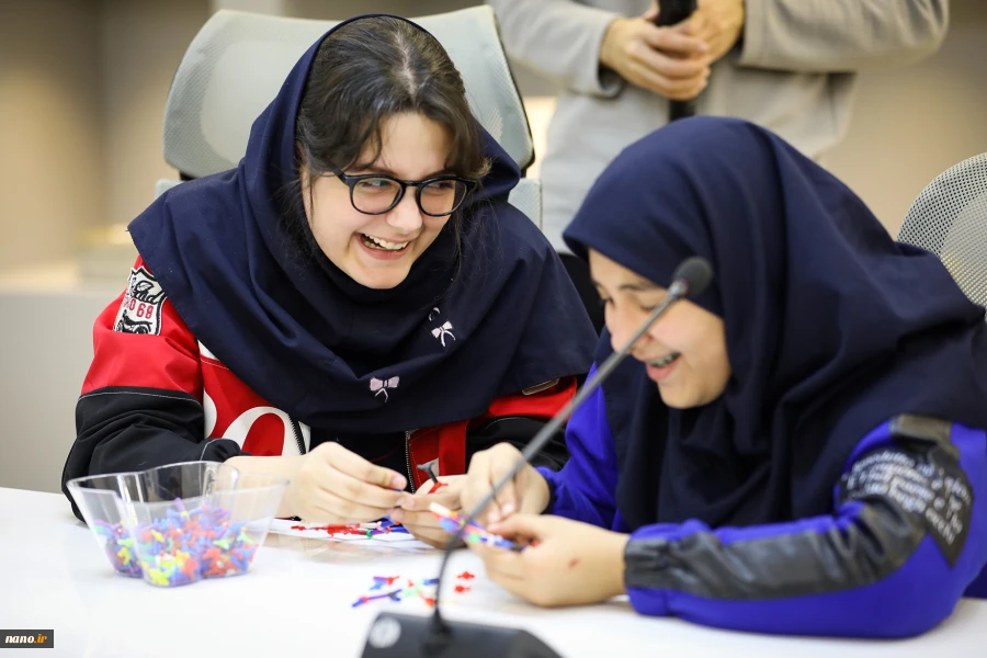 بازدید دانش آموزان متوسطه اول مدرسه دخترانه فرزانگان منطقه 5 تهران 
 10