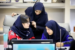 بازدید دانش آموزان متوسطه اول مدرسه دخترانه فرزانگان منطقه 5 تهران 
 23