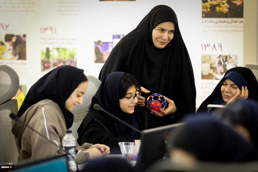 بازدید دانش آموزان متوسطه اول مدرسه دخترانه فرزانگان منطقه 5 تهران 
 24