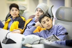 بازدید دانش آموزان مدرسه انرژی مثبت از نمایشگاه ایرانو 14