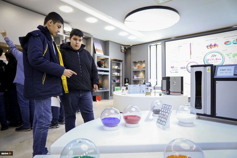 بازدید دانش آموزان مدرسه انرژی مثبت از نمایشگاه ایرانو 5
