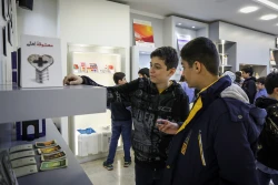 بازدید دانش آموزان مدرسه انرژی مثبت از نمایشگاه ایرانو 6