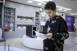 بازدید دانش آموزان مدرسه انرژی مثبت از نمایشگاه ایرانو 8