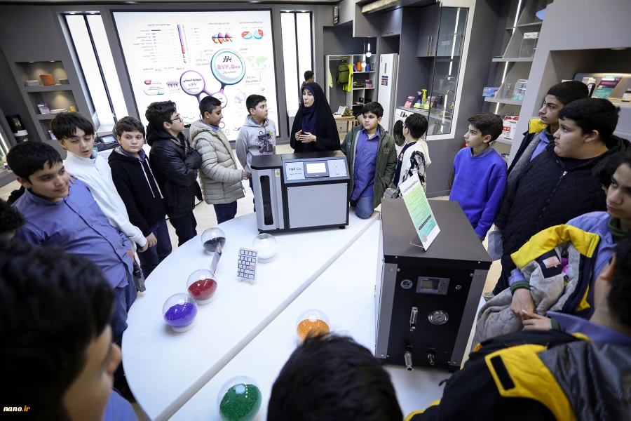 بازدید دانش آموزان مدرسه انرژی مثبت از نمایشگاه ایرانو 9