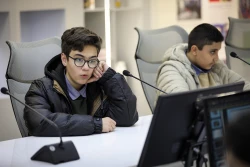 بازدید دانش آموزان مدرسه انرژی مثبت از نمایشگاه ایرانو 15