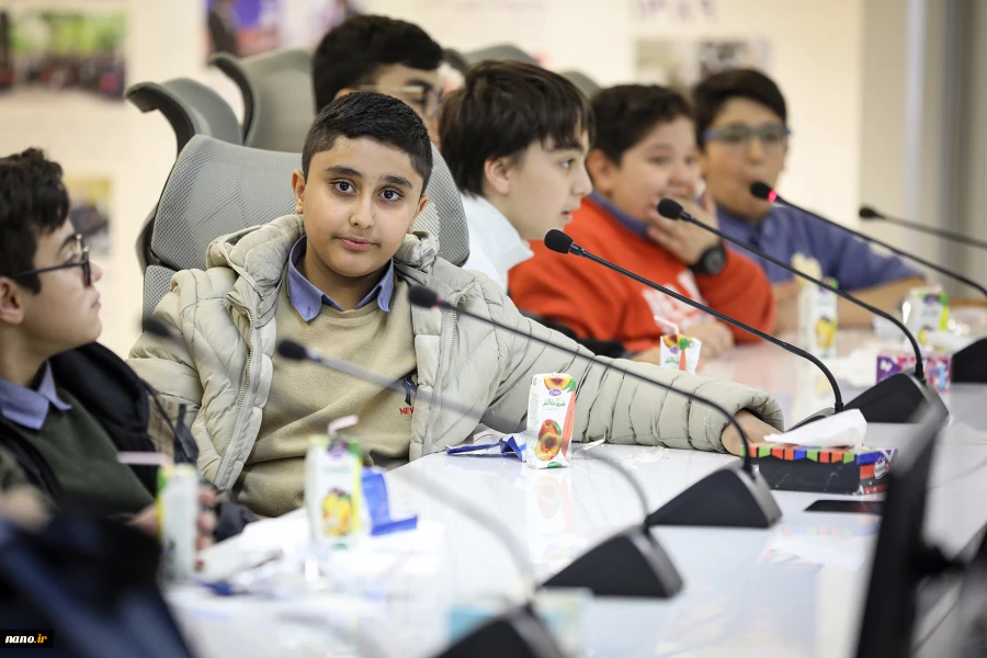 بازدید دانش آموزان مدرسه انرژی مثبت از نمایشگاه ایرانو 17