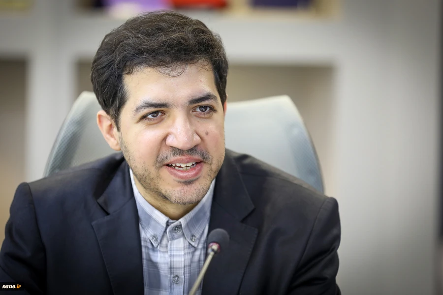 بازدید پروفسور فرهود (پدر علم ژنتیک ایران) از نمایشگاه ستاد توسعه فناوری نانو 9