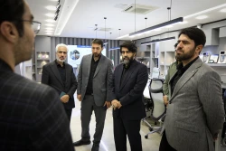 بازدید آقای محمدخانی سخنگوی شهرداری تهران و دکتر پایمرد مدیرعامل سازمان فناوری‌های نوین شهرداری تهران از نمایشگاه ستاد نانو 10