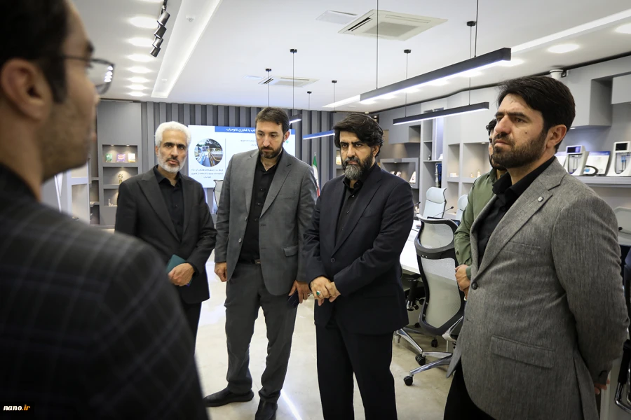 بازدید آقای محمدخانی سخنگوی شهرداری تهران و دکتر پایمرد مدیرعامل سازمان فناوری‌های نوین شهرداری تهران از نمایشگاه ستاد نانو 10