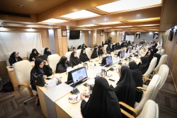بازدید فرهنگیان منطقه ۷ تهران از نمایشگاه ستاد توسعه فناوری های نانو و میکرو 3
