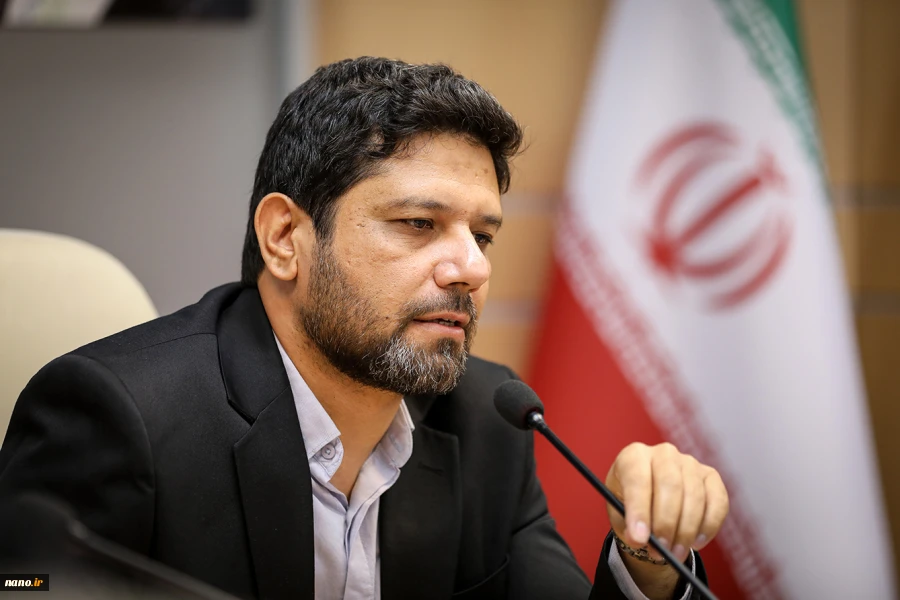 بازدید فرهنگیان منطقه ۷ تهران از نمایشگاه ستاد توسعه فناوری های نانو و میکرو 4