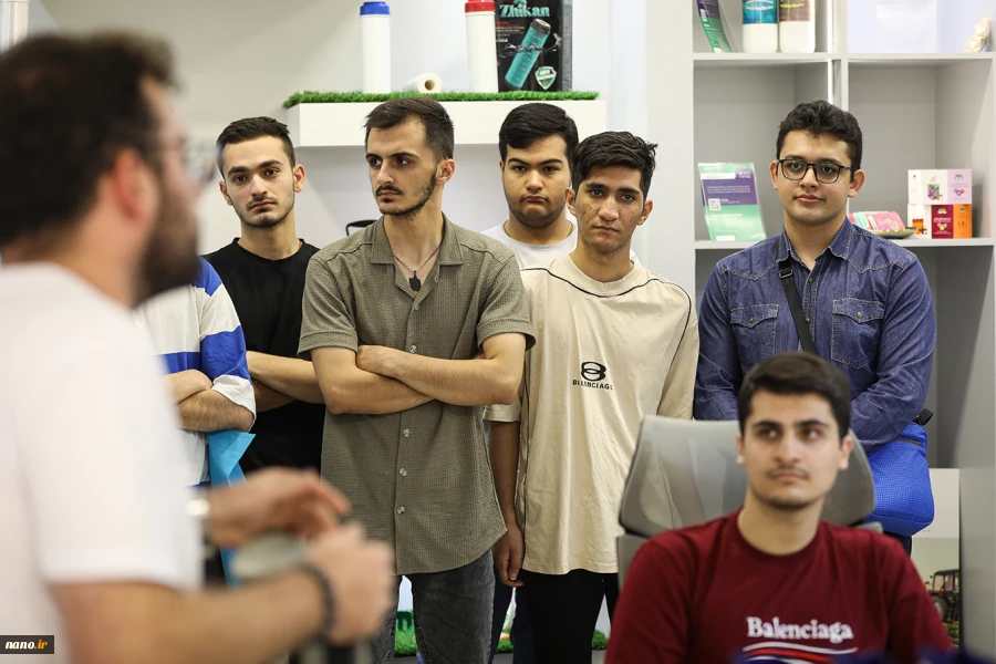 بازدید و تقدیر از برگزیدگان مرحله سوم هفدهمین المپیاد ملی فناوری نانو از ستاد توسعه فناوری های نانو و ویکرو 13