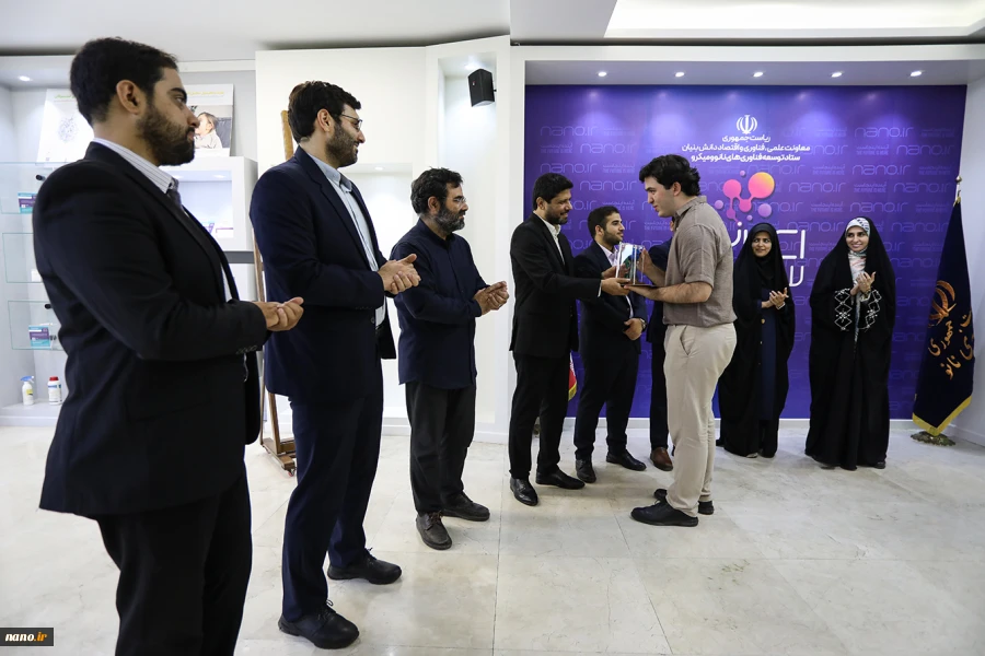 بازدید و تقدیر از برگزیدگان مرحله سوم هفدهمین المپیاد ملی فناوری نانو از ستاد توسعه فناوری های نانو و ویکرو 21
